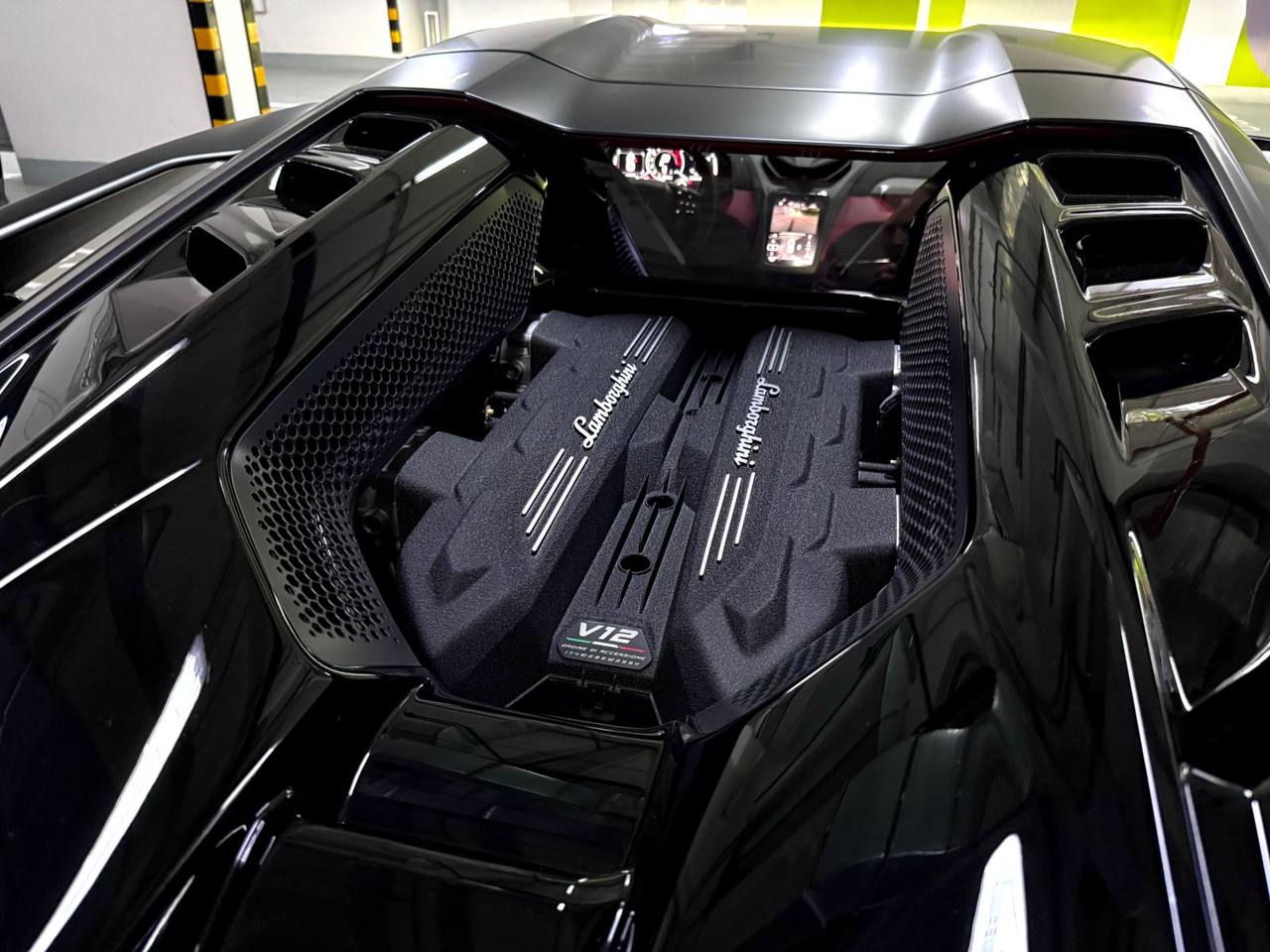 Lamborghini Revuelto id-4610