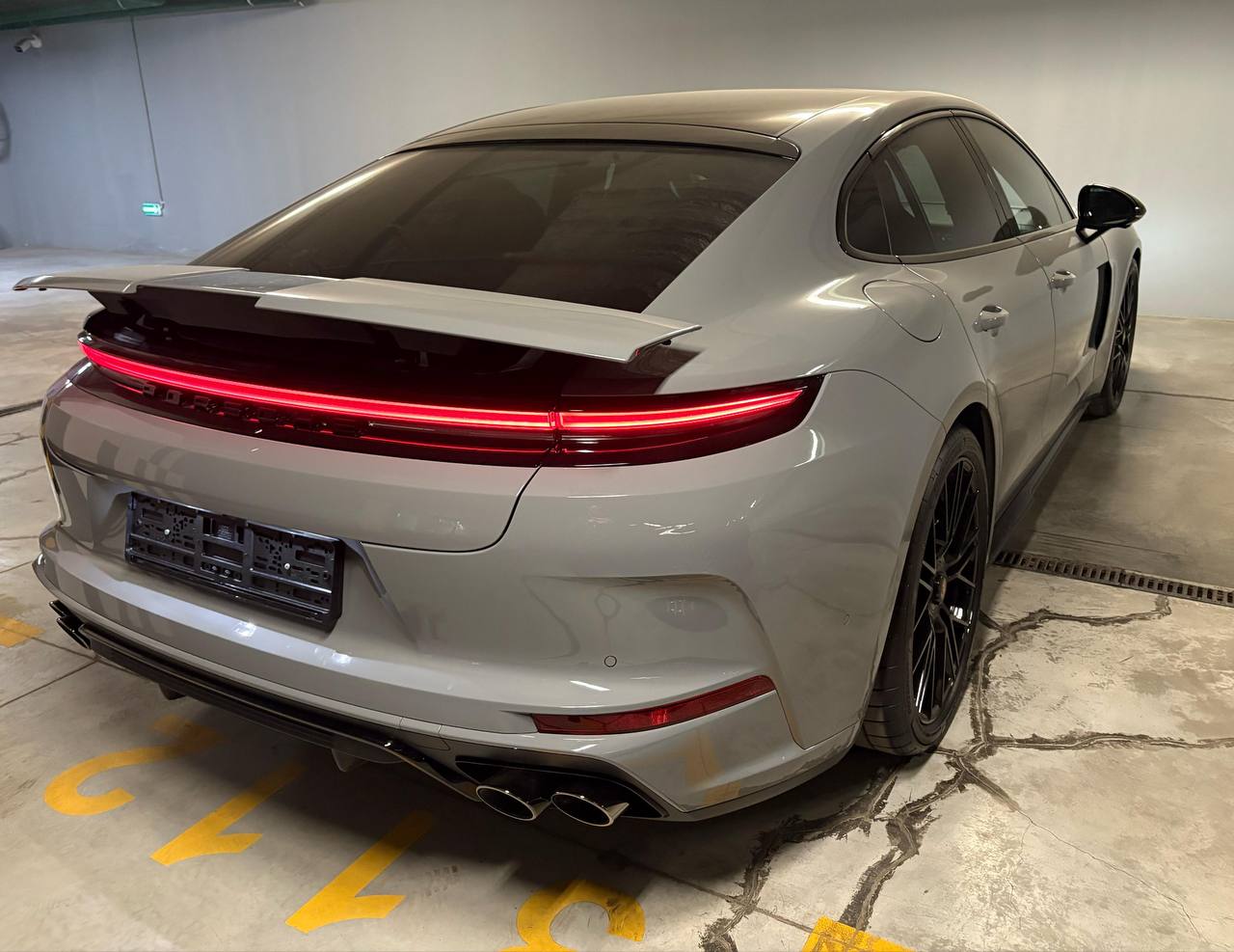 Porsche Panamera GTSid-3472