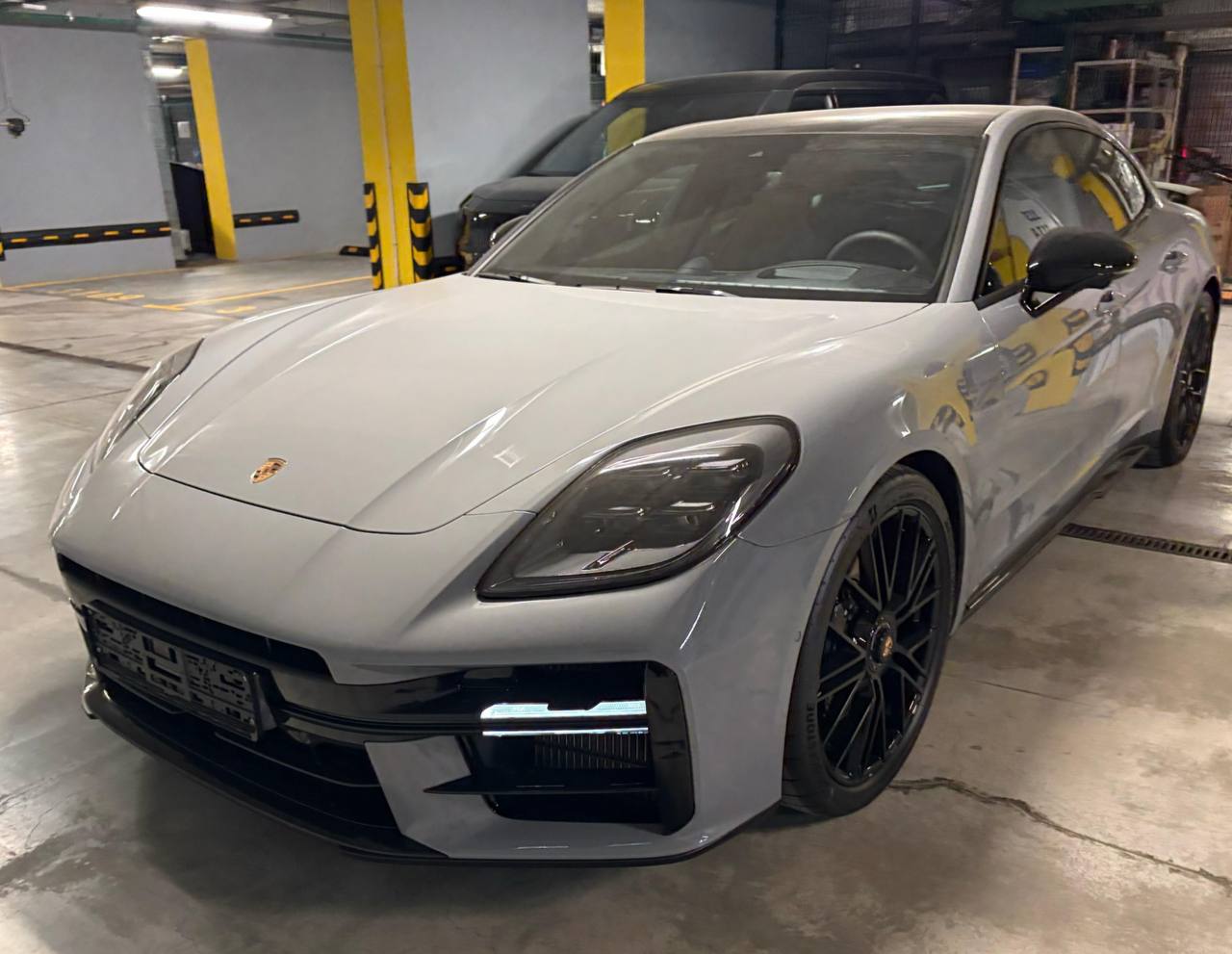 Porsche Panamera GTSid-3472