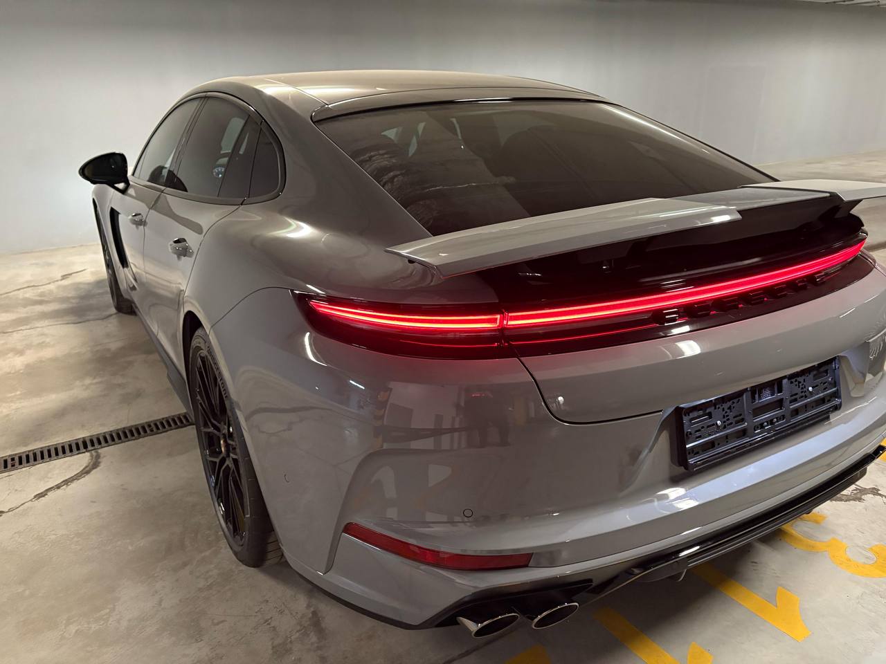 Porsche Panamera GTSid-3472