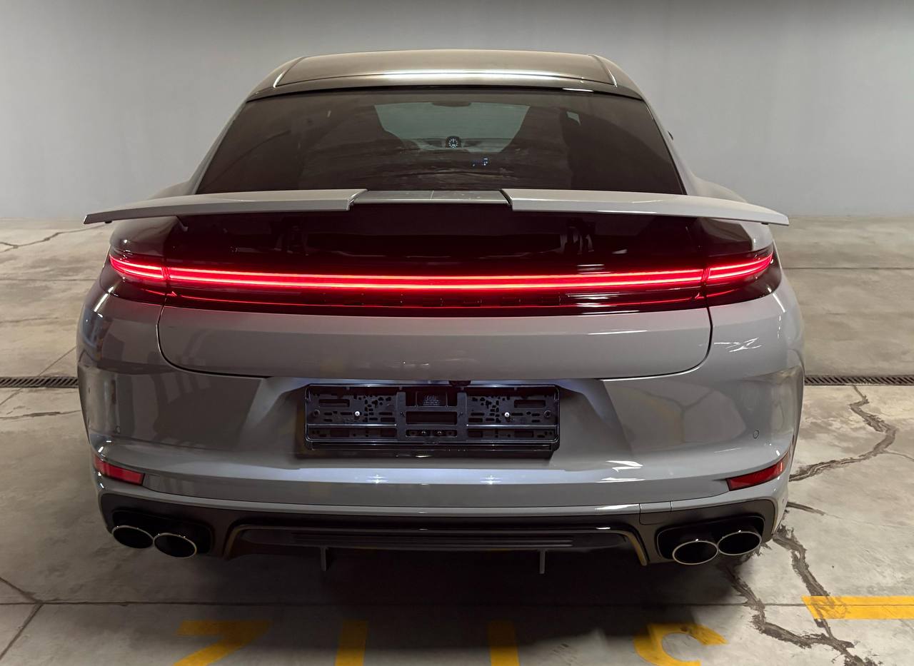 Porsche Panamera GTSid-3472