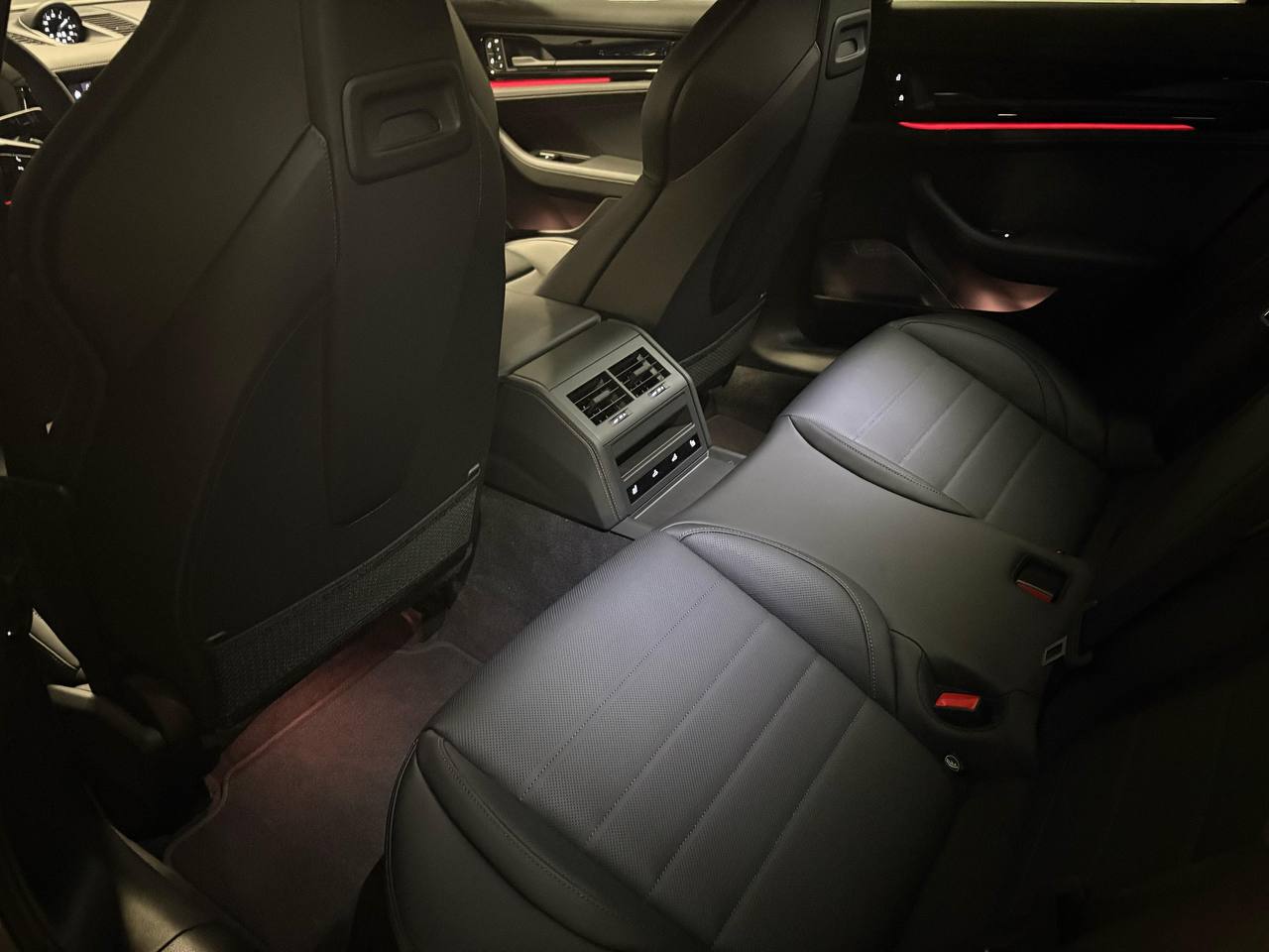 Porsche Panamera GTSid-3472