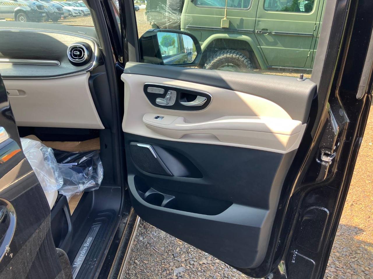 Mercedes-Benz V-Class 300id-4623