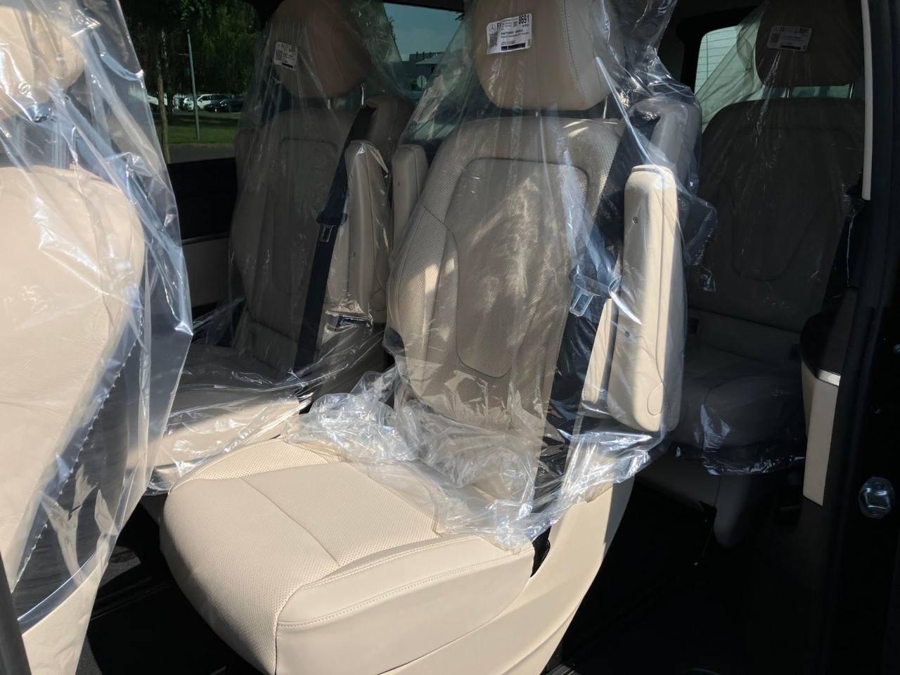 Mercedes-Benz V-Class 300id-4623