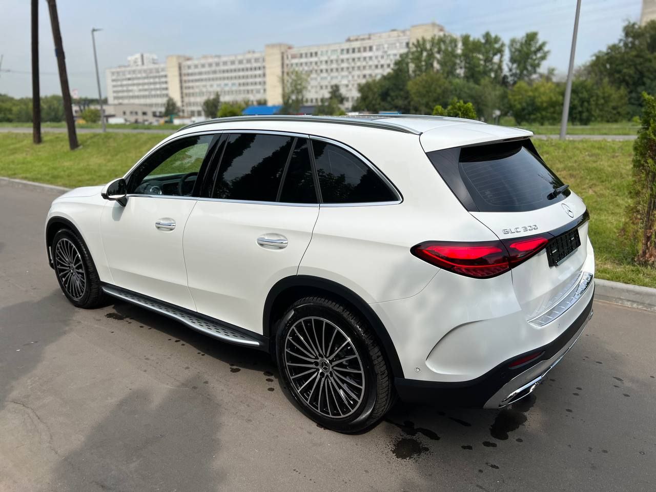 Mercedes-Benz GLC-Class 300id-4628