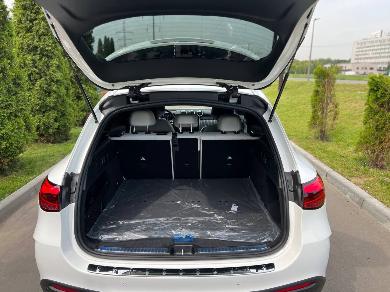 Mercedes-Benz GLC-Class 300id-4628