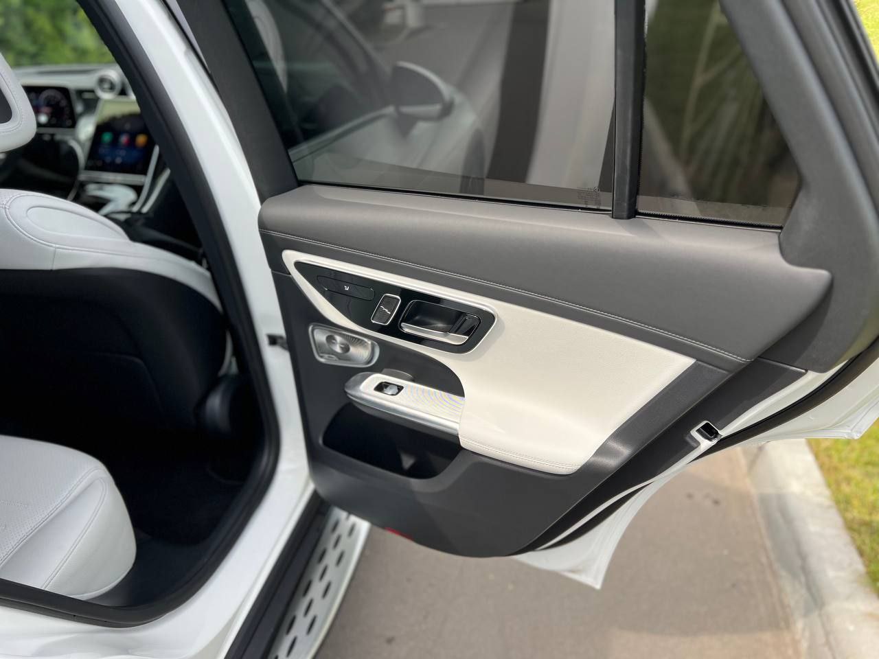 Mercedes-Benz GLC-Class 300id-4628