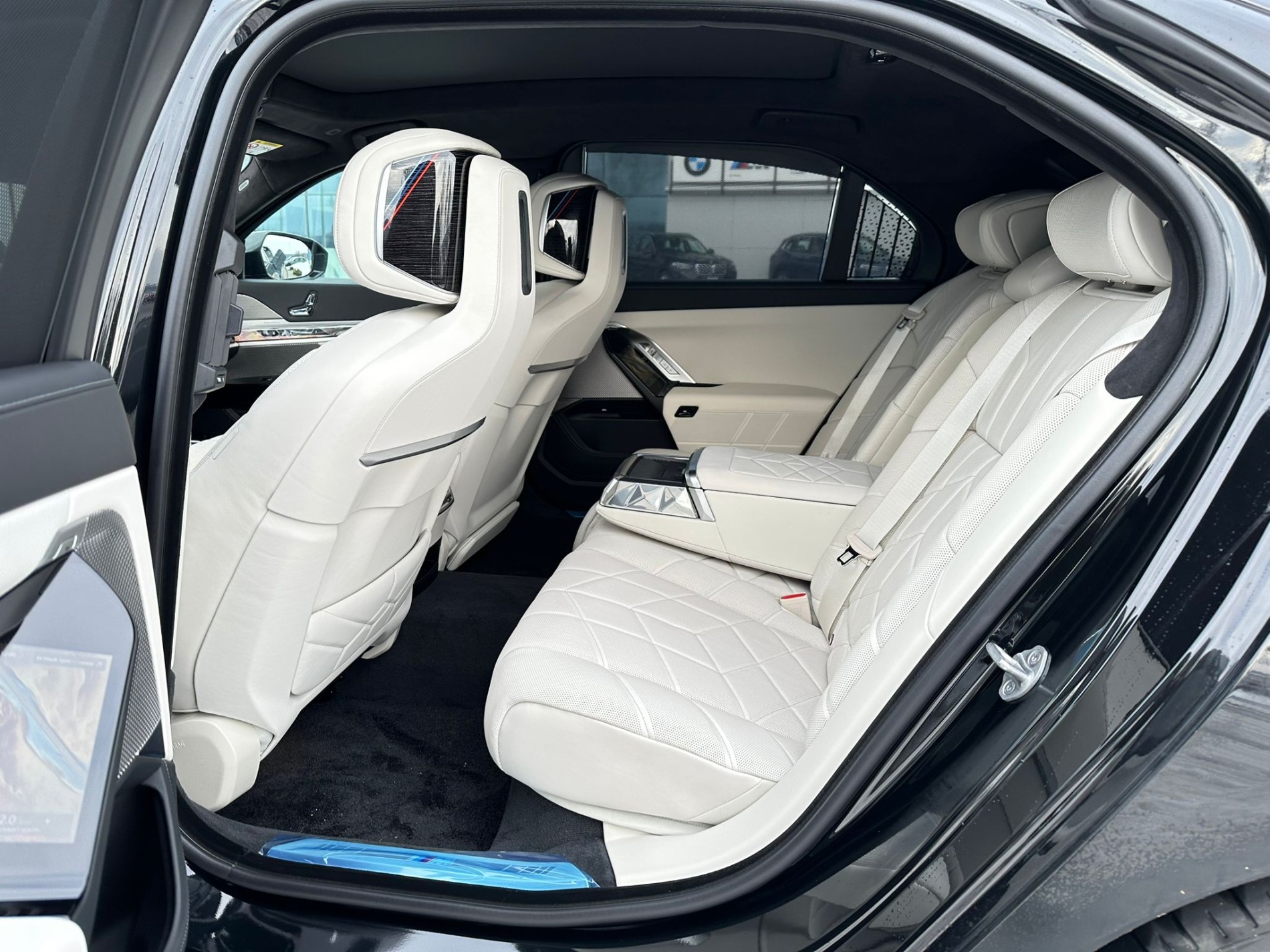 BMW 7 series i7