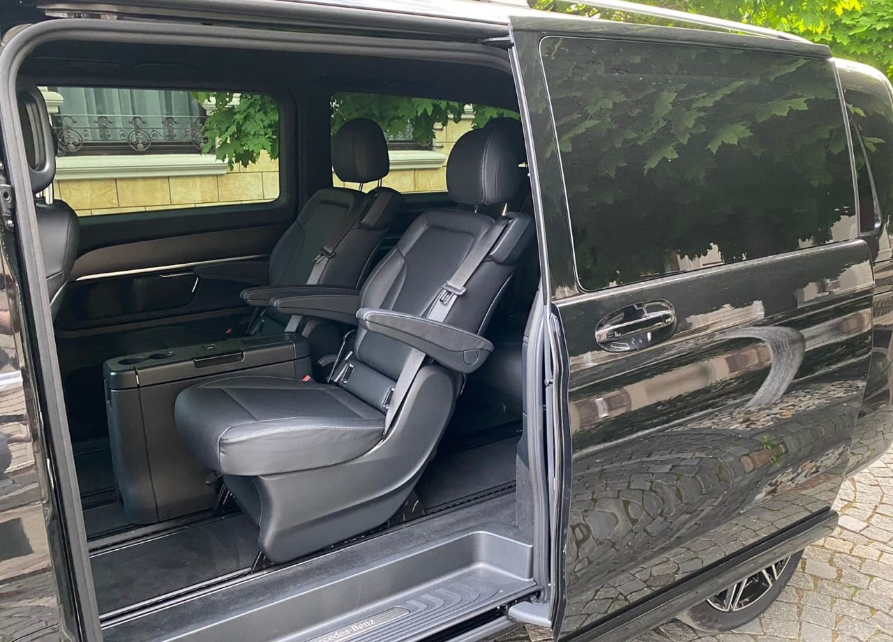 Mercedes V-class V300d 4MATIC Extra Long