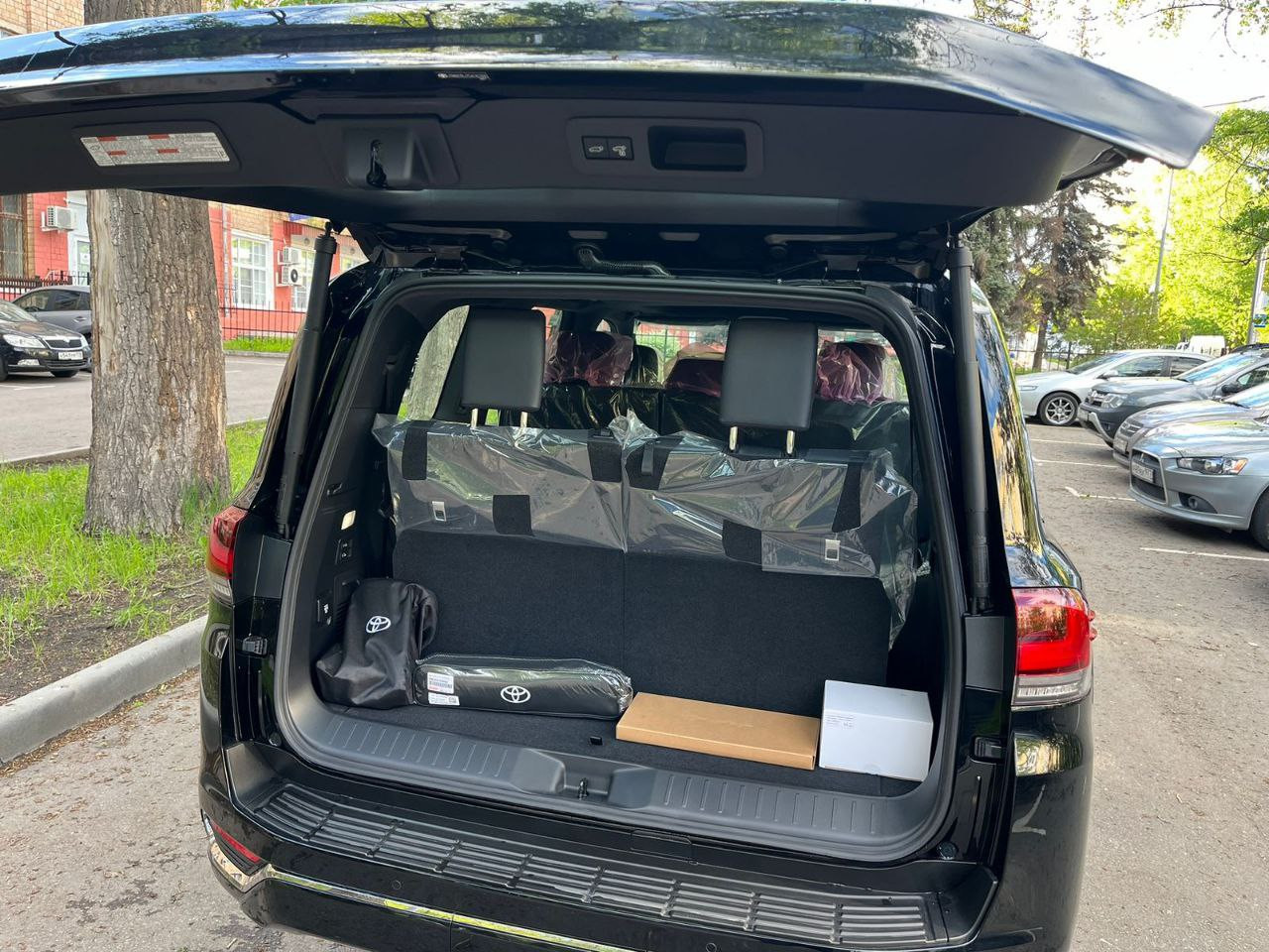 Toyota Land Cruiser 300