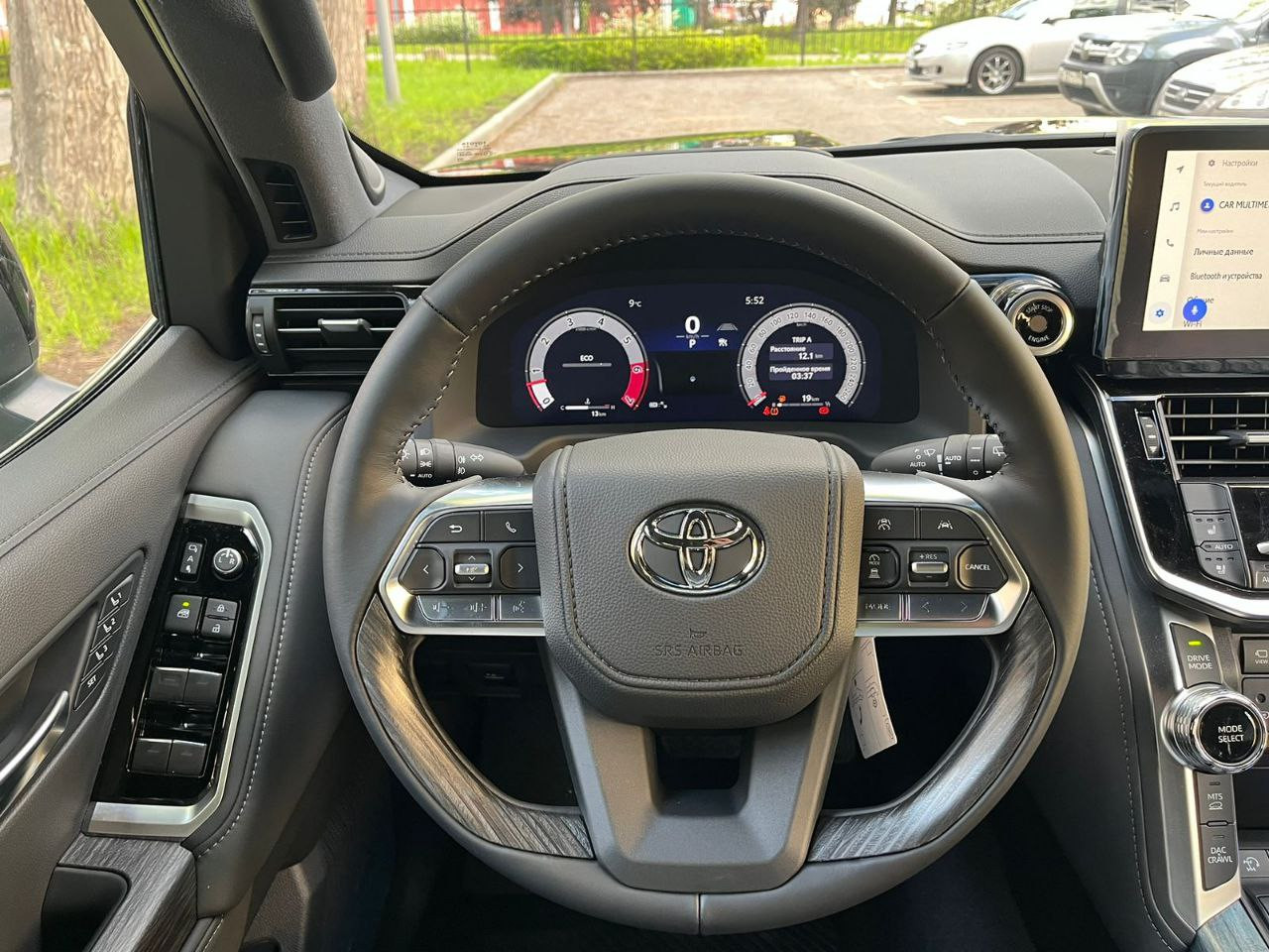 Toyota Land Cruiser 300