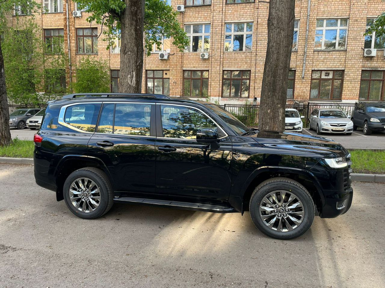 Toyota Land Cruiser 300